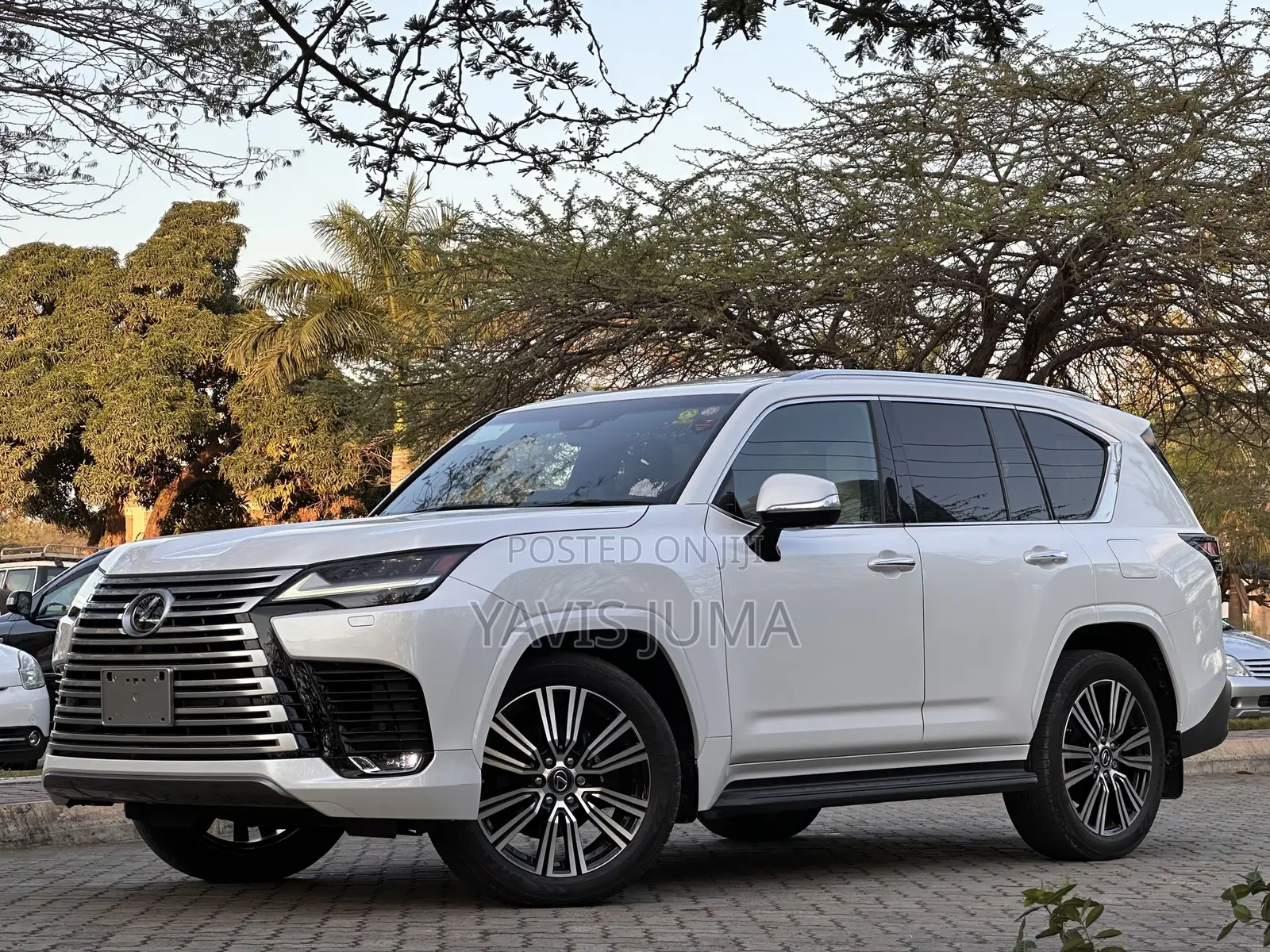Lexus LX 2025 White