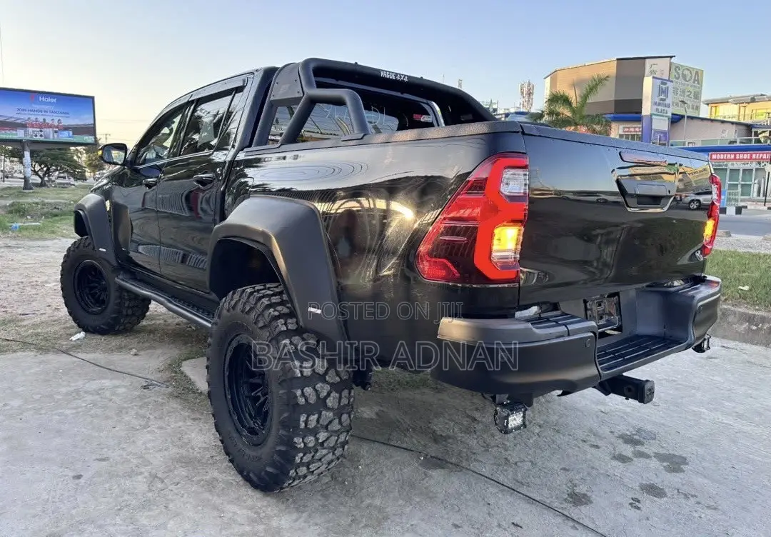Toyota Hilux 2.4 Diesel 2020 Matt Black