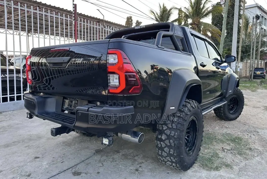 Toyota Hilux 2.4 Diesel 2020 Matt Black