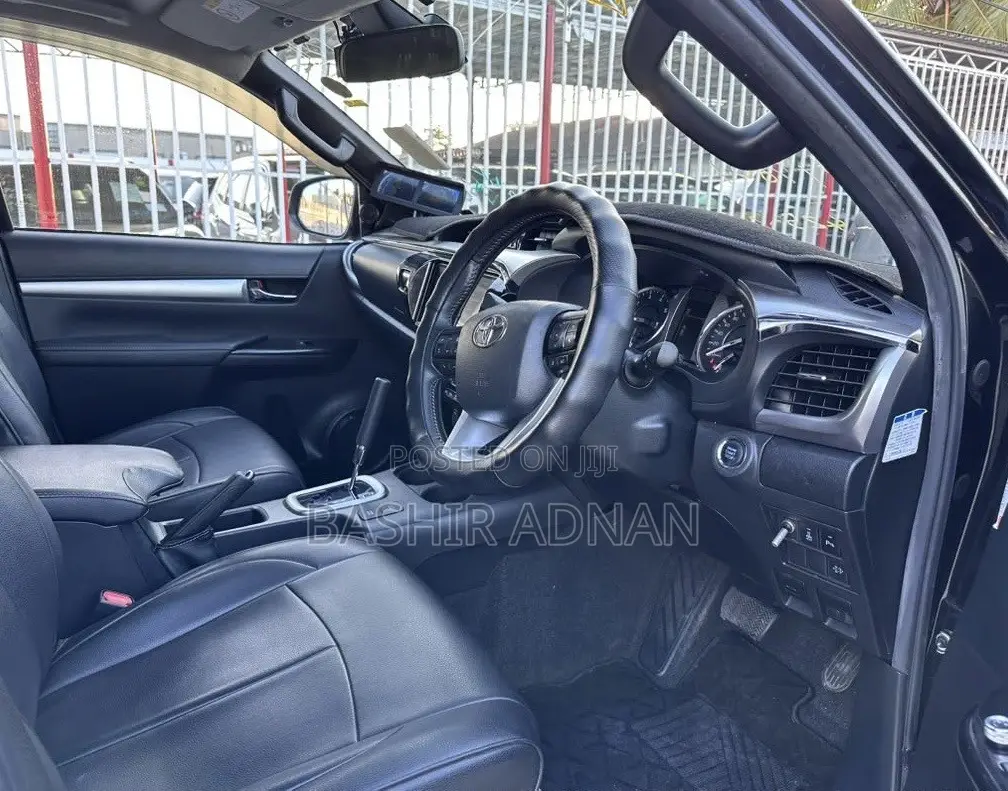 Toyota Hilux 2.4 Diesel 2020 Matt Black