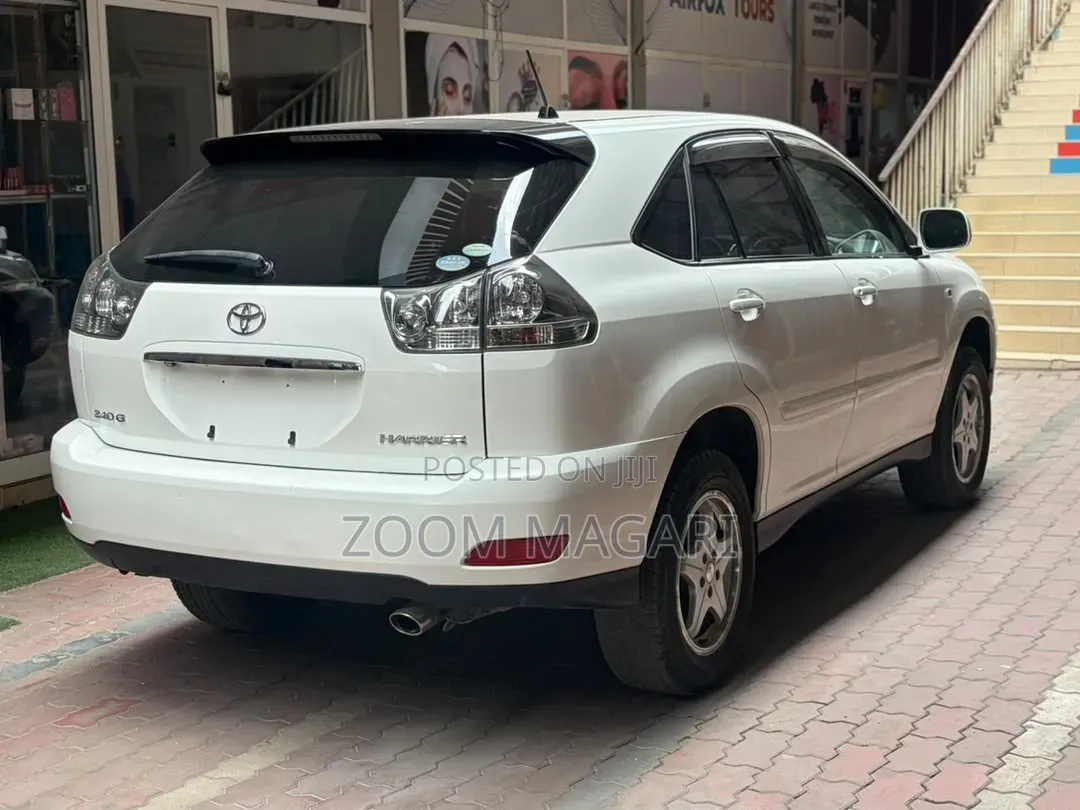 Toyota Harrier 2005 Silver