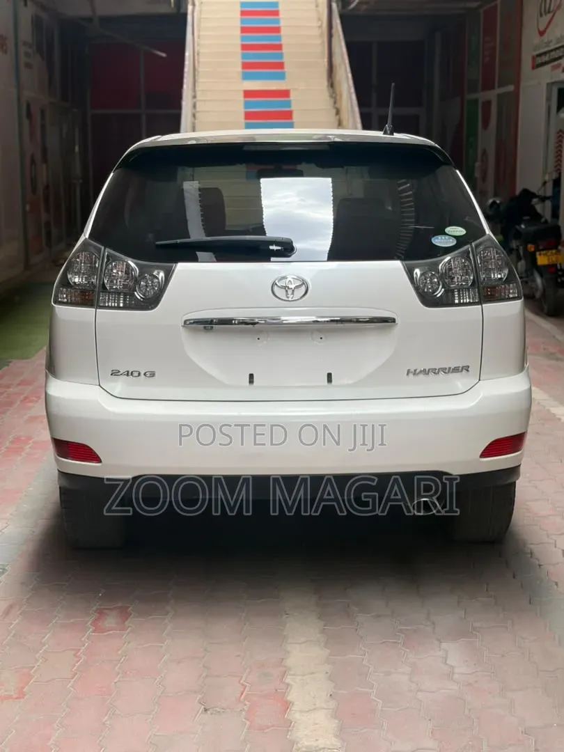 Toyota Harrier 2005 Silver