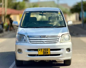 Toyota Noah 2005 Silver