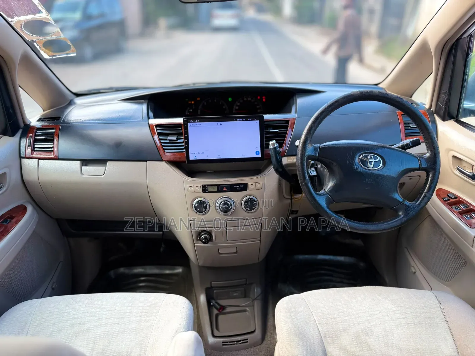 Toyota Noah 2005 Silver
