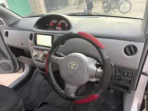 Toyota Sienta 2008 Silver