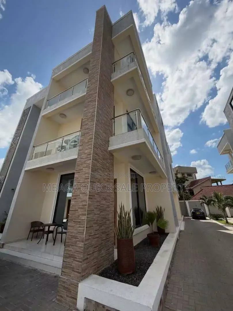 Furnished 2bdrm Apartment in Oyster Bay for rent