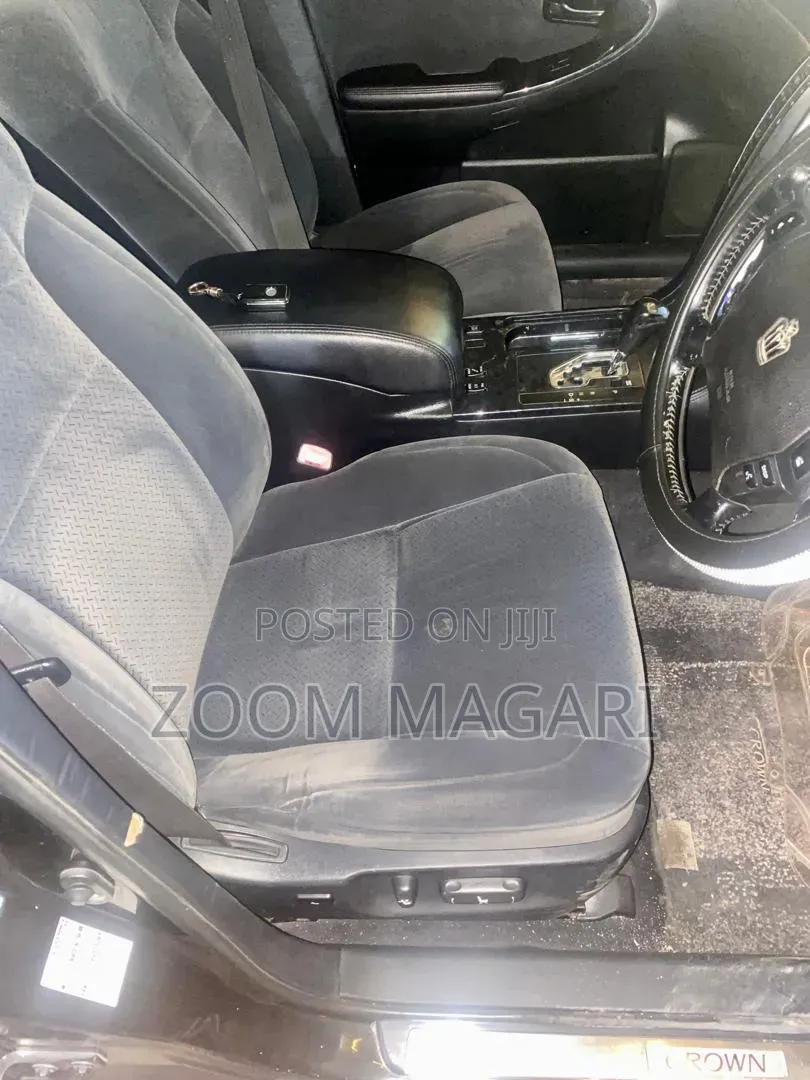 Toyota Crown 2004 Black