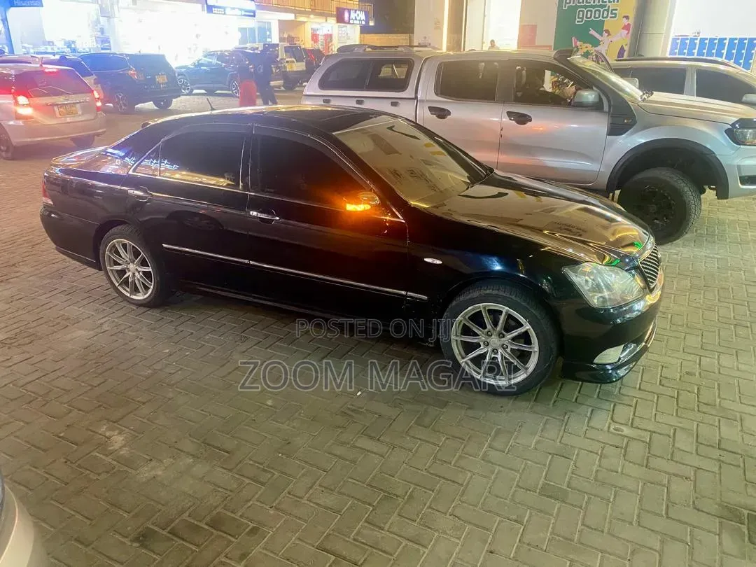 Toyota Crown 2004 Black