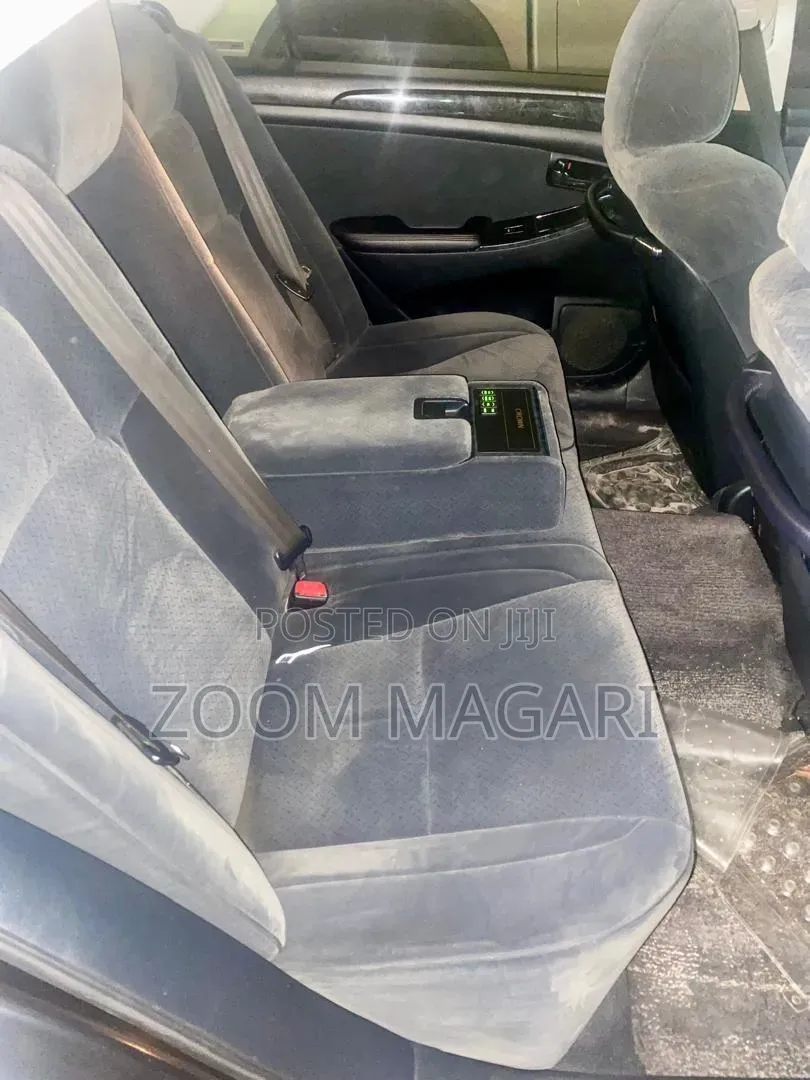 Toyota Crown 2004 Black