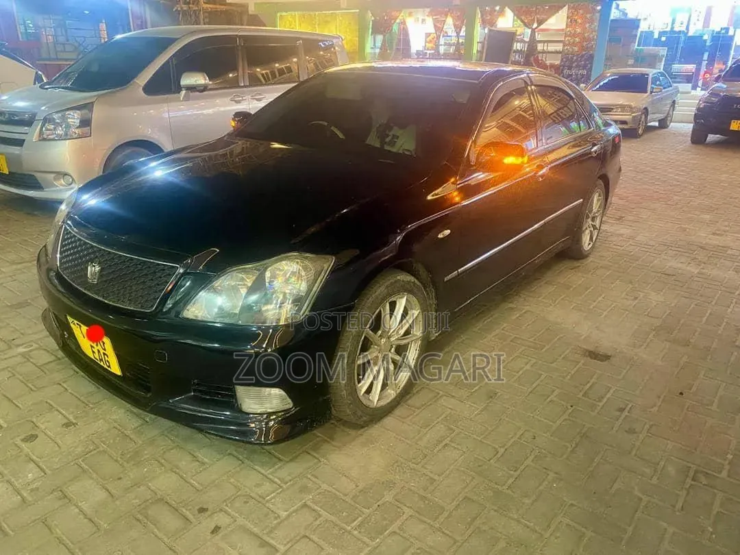 Toyota Crown 2004 Black