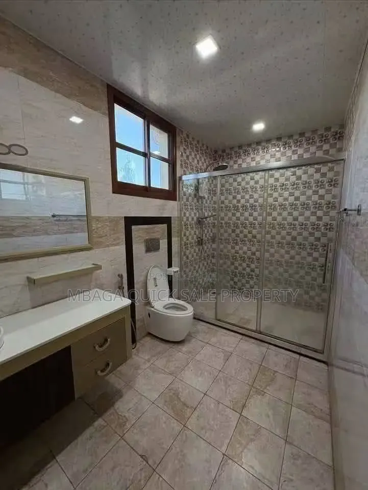 Furnished 3bdrm Villa in Ada Estate for rent