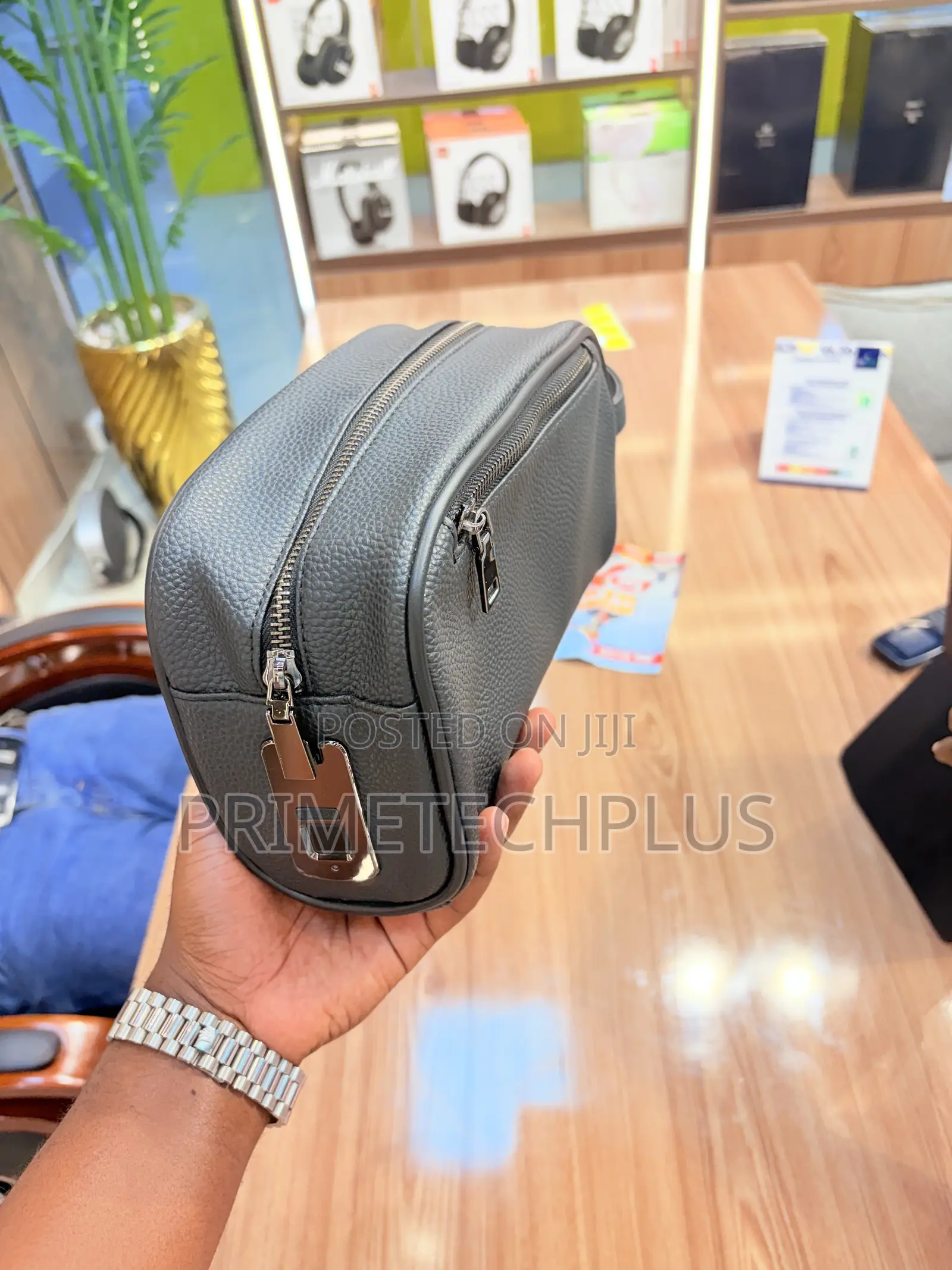 Clutch Bags, Super Quality , Finger Print 75,000 Fingerless 35,000