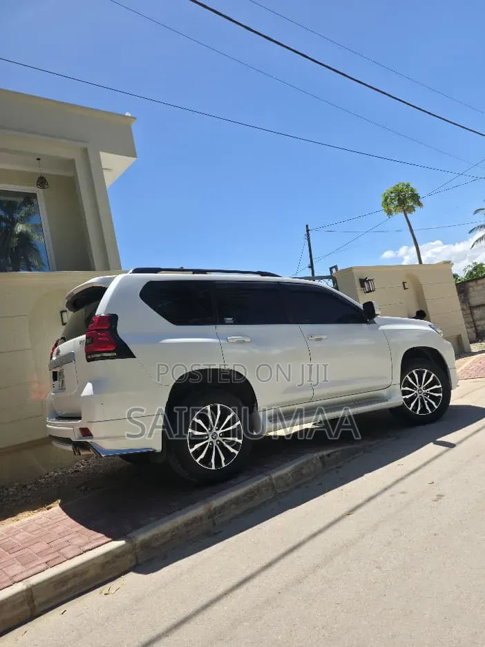 Toyota Land Cruiser Prado 2.7 2020 White