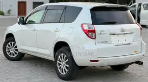 Toyota Vanguard 2008 White