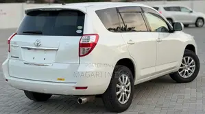 Toyota Vanguard 2008 White
