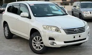 Toyota Vanguard 2008 White