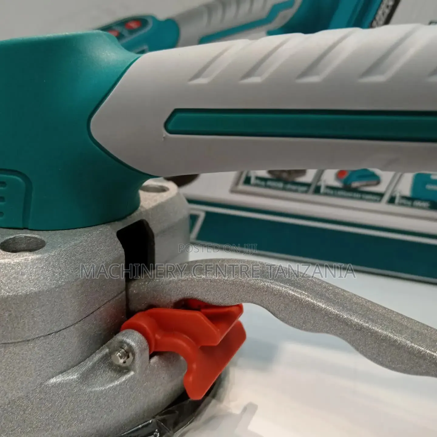 Cordeless Tile Vibrating Machine 20V Total