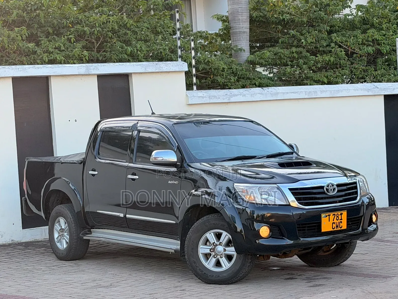 Toyota Hilux 2013 Black