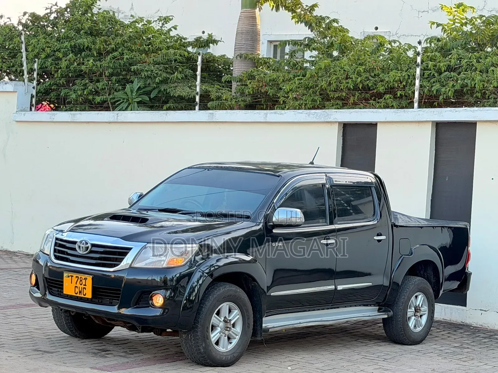 Toyota Hilux 2013 Black