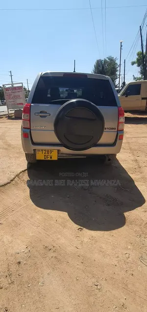 Suzuki Escudo 2005 Silver