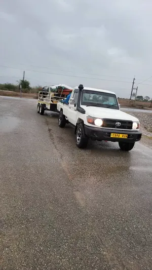 Toyota Land Cruiser 2007 White