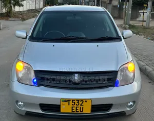Toyota IST 2005 Silver