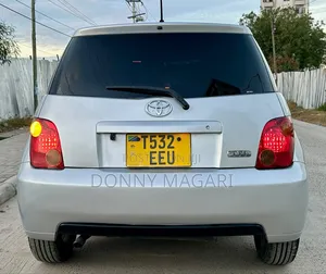 Toyota IST 2005 Silver
