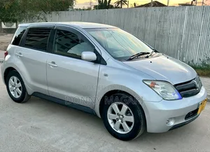 Toyota IST 2005 Silver