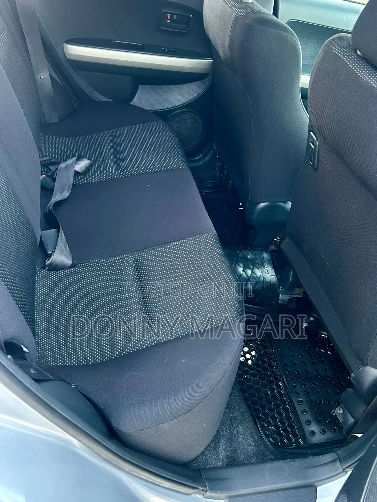 Toyota IST 2005 Silver