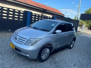 Toyota IST 2005 Silver