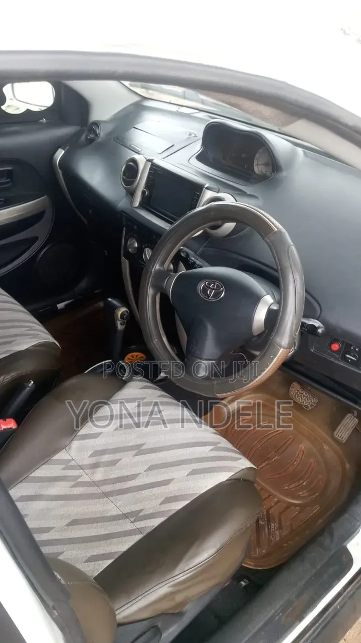 Toyota IST 2007 White