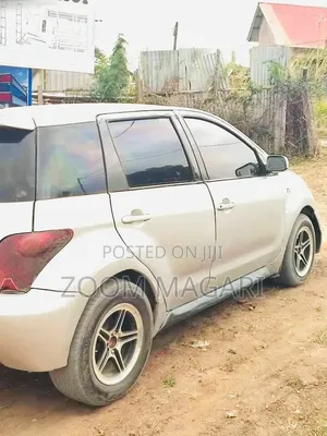 Toyota IST 2004 Silver