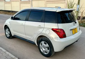 Toyota IST 2006 White