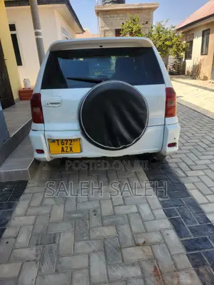 Toyota RAV4 Base AWD 2001 Off white