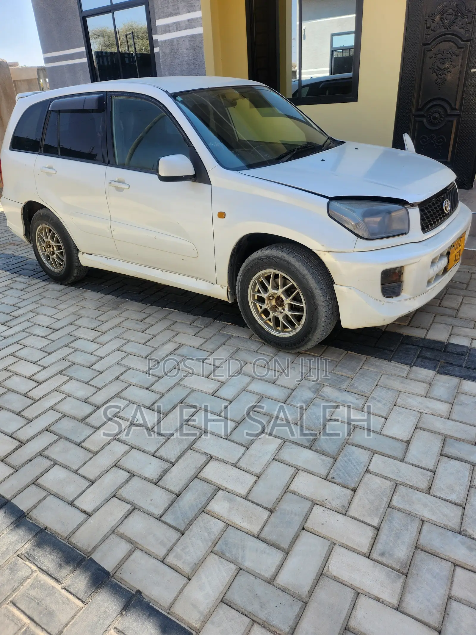 Toyota RAV4 Base AWD 2001 Off white