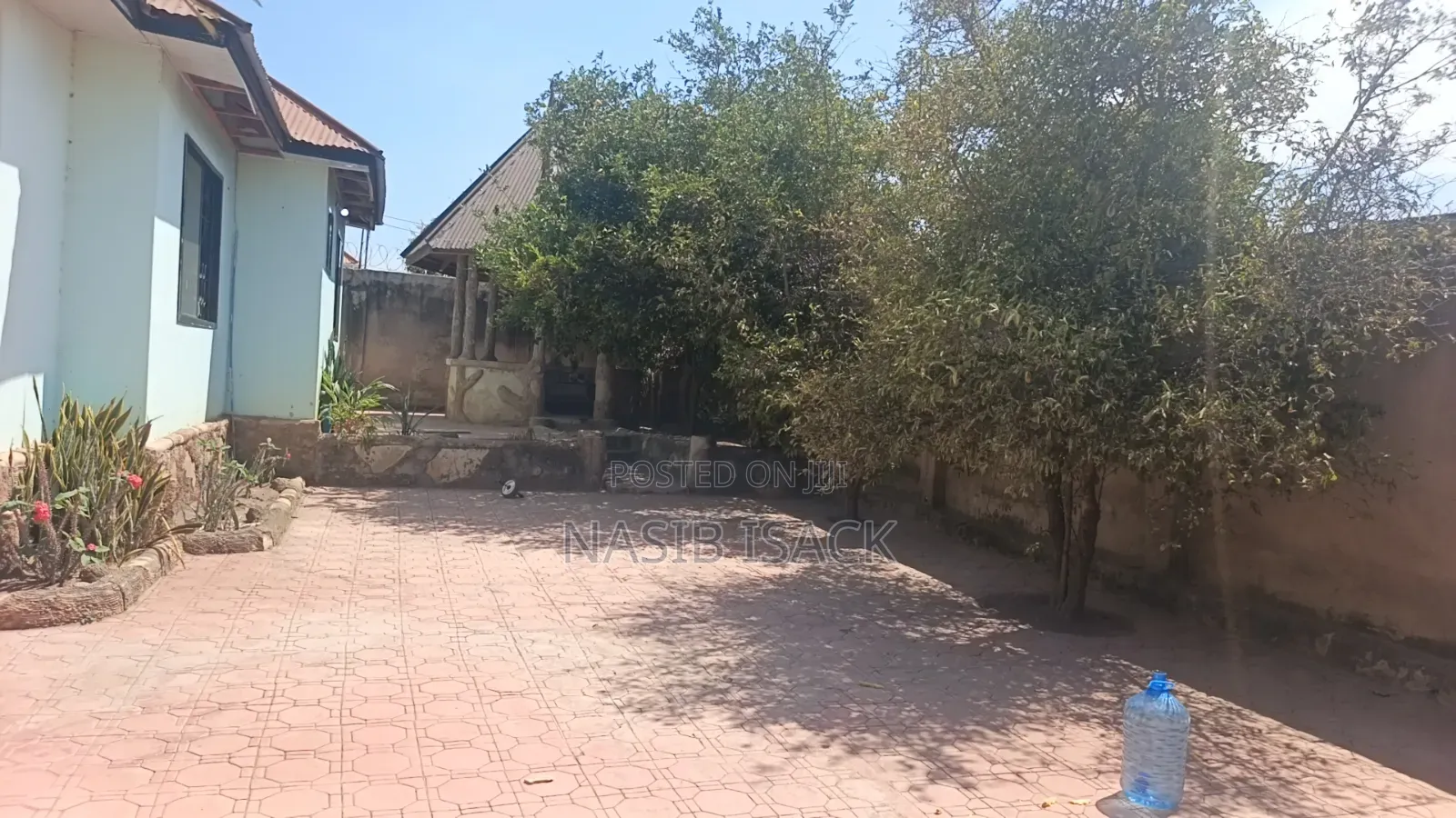 Furnished 4bdrm House in Buswelu for sale