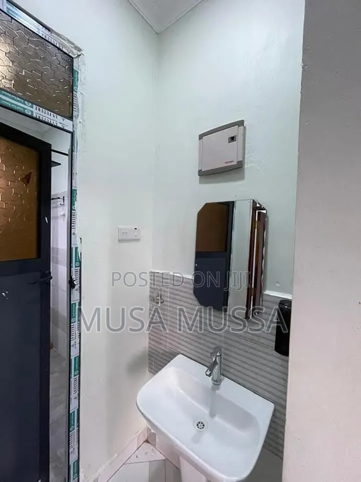 2bdrm Mansion in Mikocheni for rent