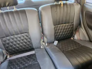 Toyota RAV4 Base AWD 2001 Off white