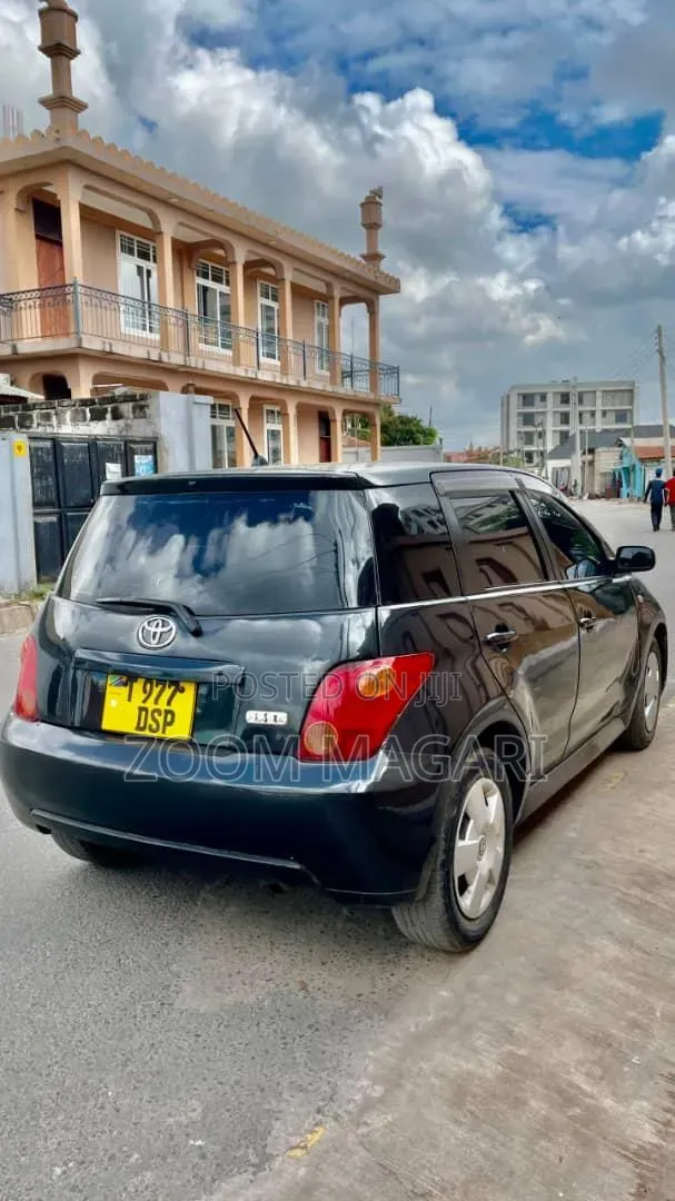 Toyota IST 2005 Black