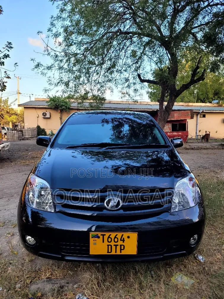 Toyota IST 2005 Black