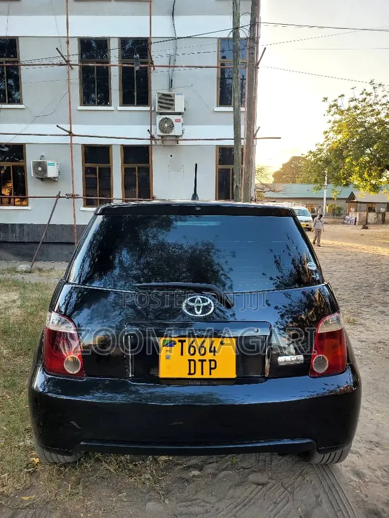 Toyota IST 2005 Black