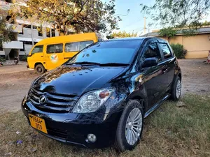 Toyota IST 2005 Black