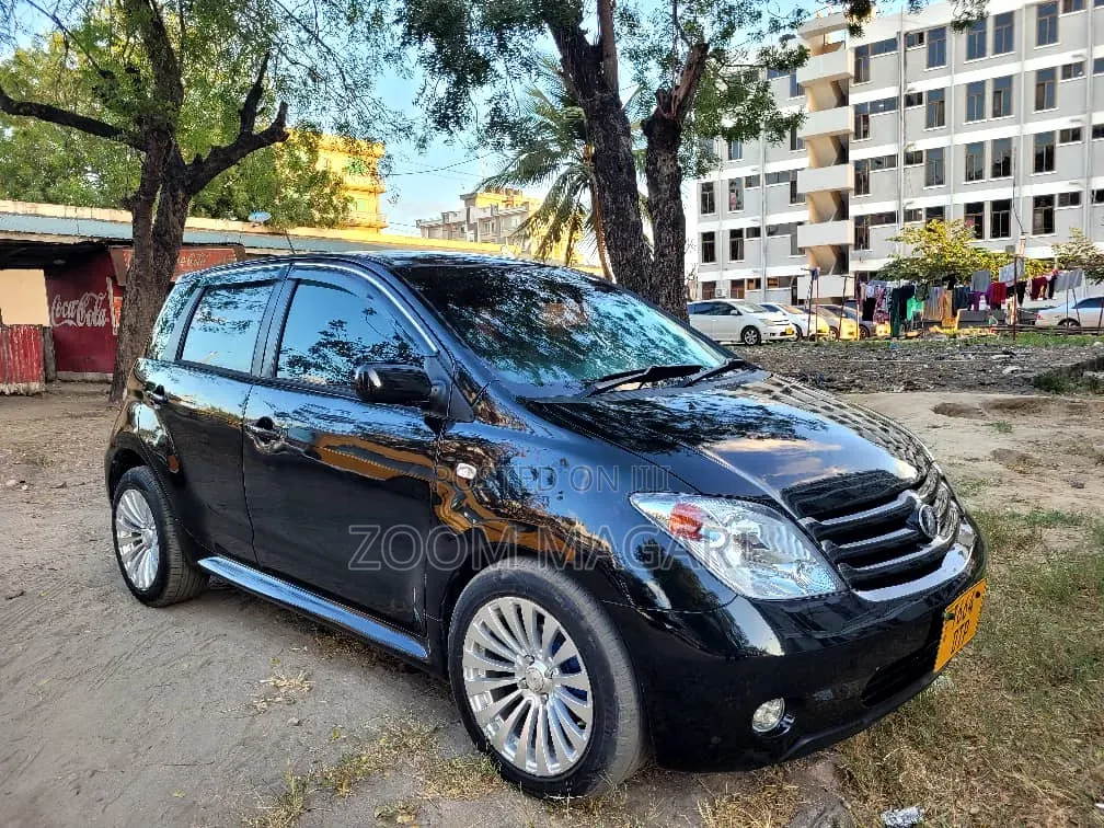 Toyota IST 2005 Black