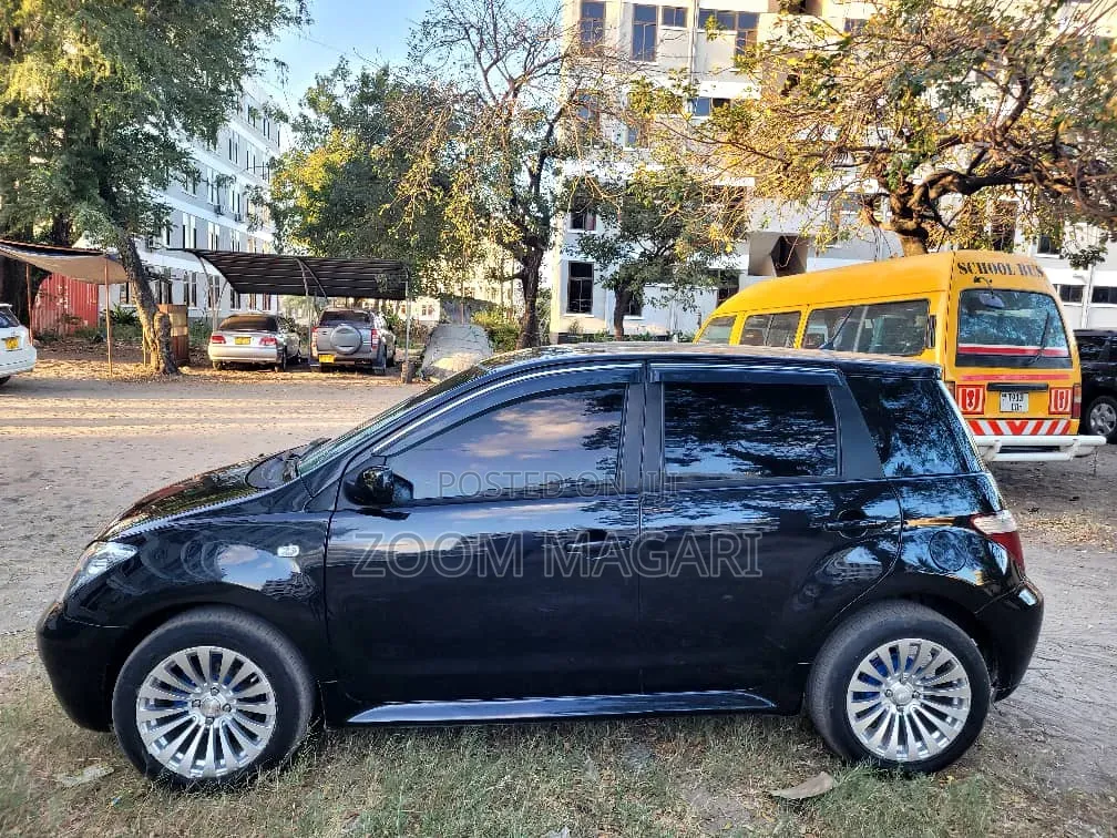 Toyota IST 2005 Black