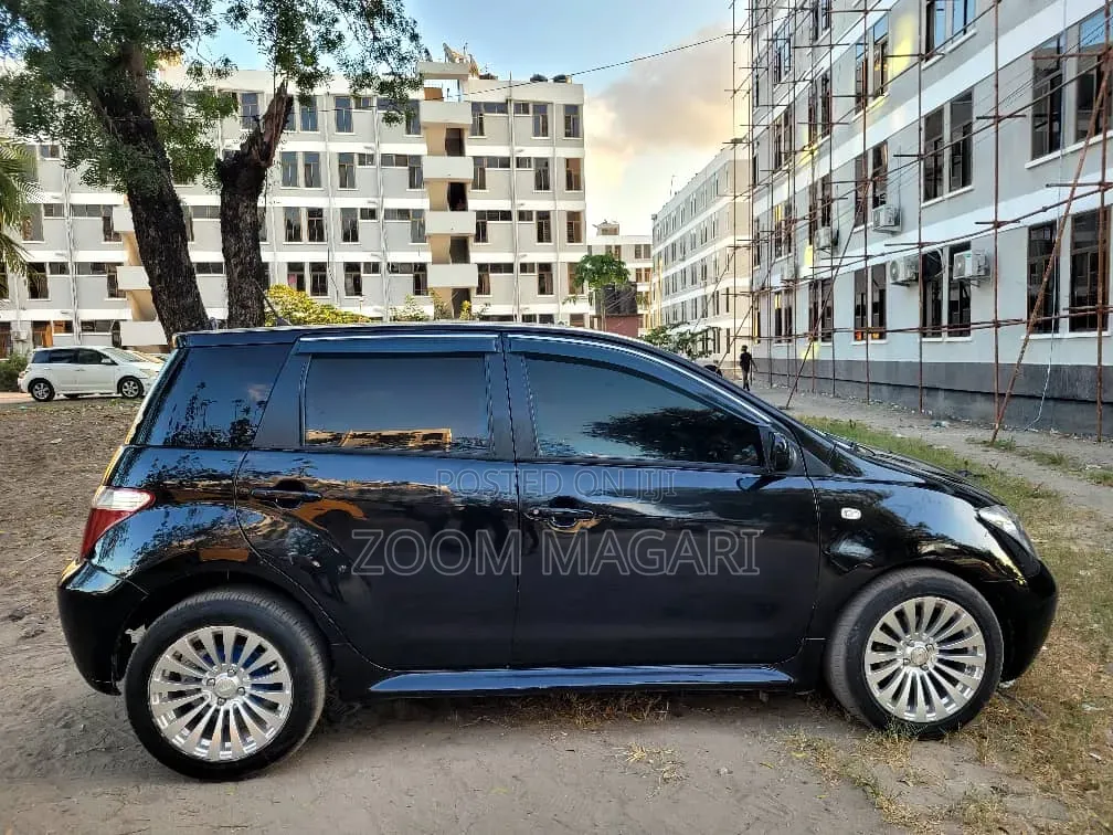 Toyota IST 2005 Black