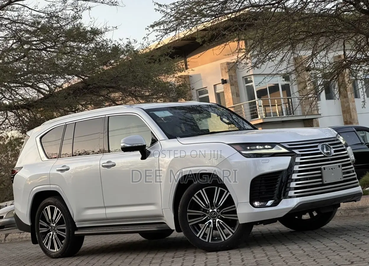Lexus LX 2025 White