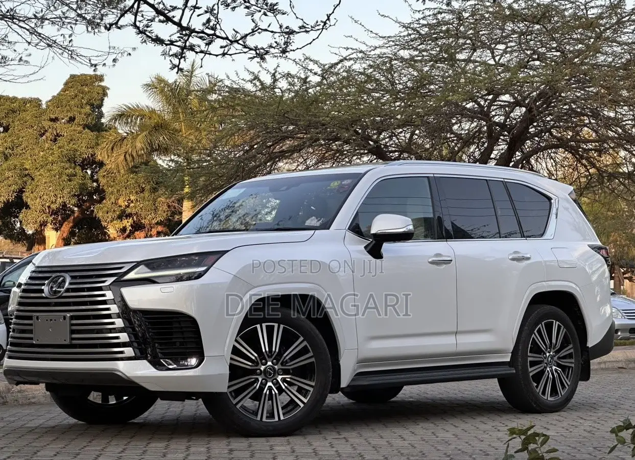 Lexus LX 2025 White