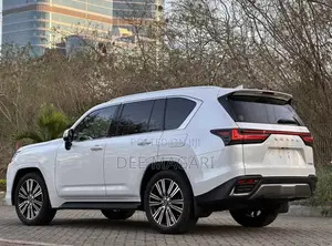 Lexus LX 2025 White