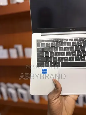 Laptop Tecno MEGABOOK T1 16GB Intel Core i5 SSD 256GB