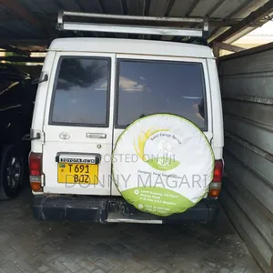 Toyota Land Cruiser 2010 White